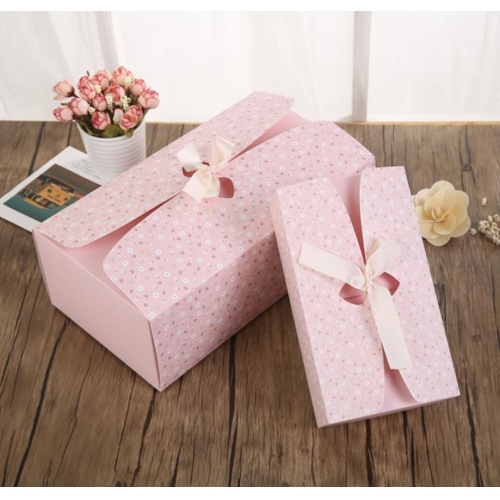 碎花粉色精美禮盒 禮物包裝盒 禮物包裝紙 (31.3X17.2X10.7)♥